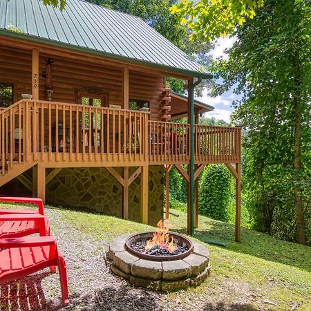 Magical Moments, Hot Tub, Wifi, 1089 Free Tickets Each Paid Day, Dollywood And More Gatlinburg Esterno foto