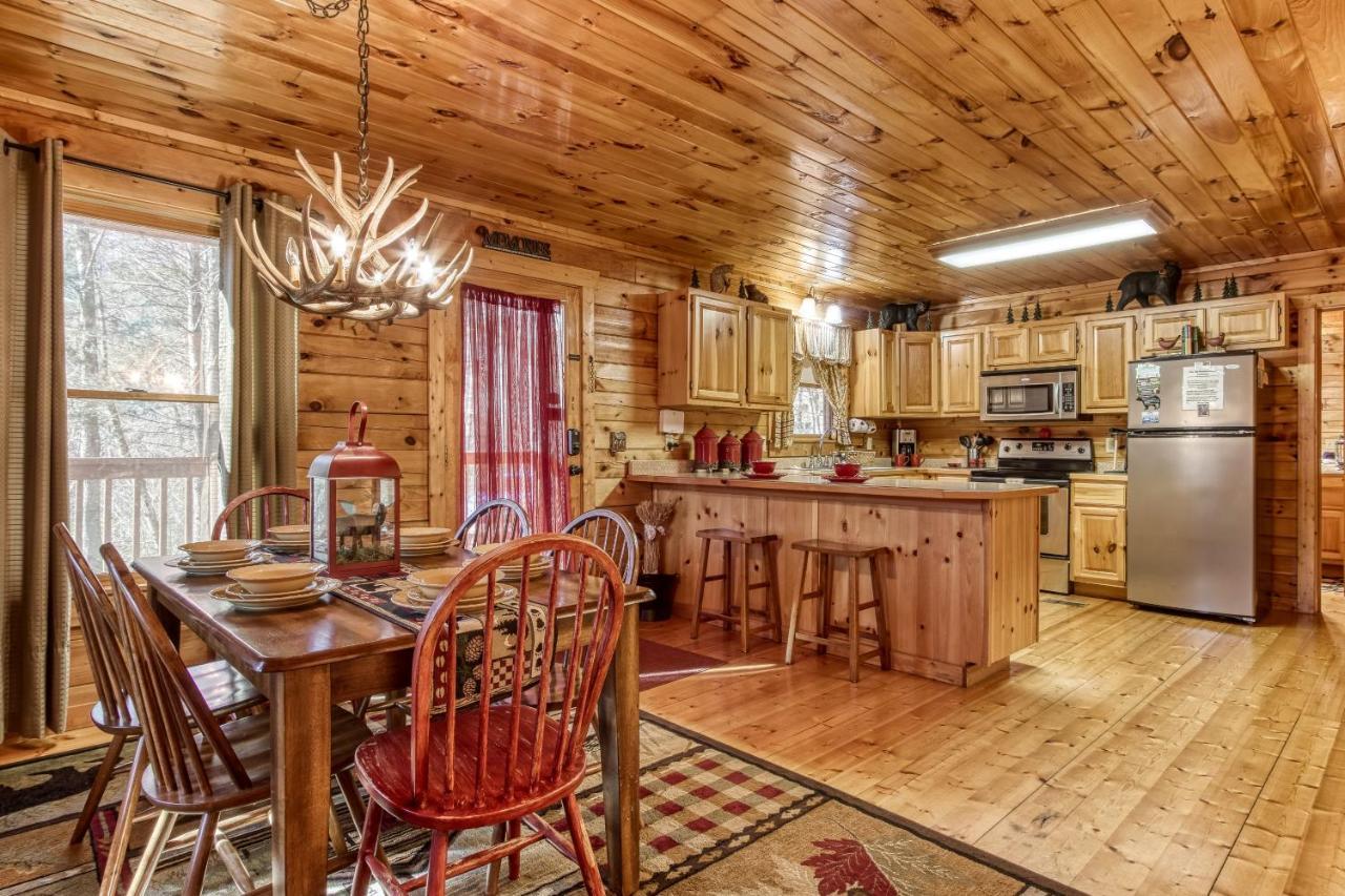 Magical Moments, Hot Tub, Wifi, 1089 Free Tickets Each Paid Day, Dollywood And More Gatlinburg Esterno foto