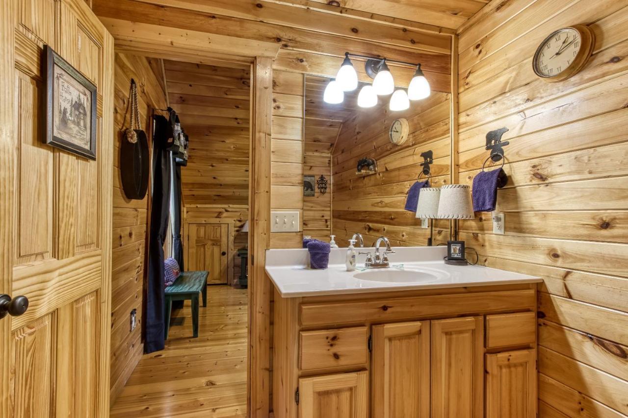 Magical Moments, Hot Tub, Wifi, 1089 Free Tickets Each Paid Day, Dollywood And More Gatlinburg Esterno foto