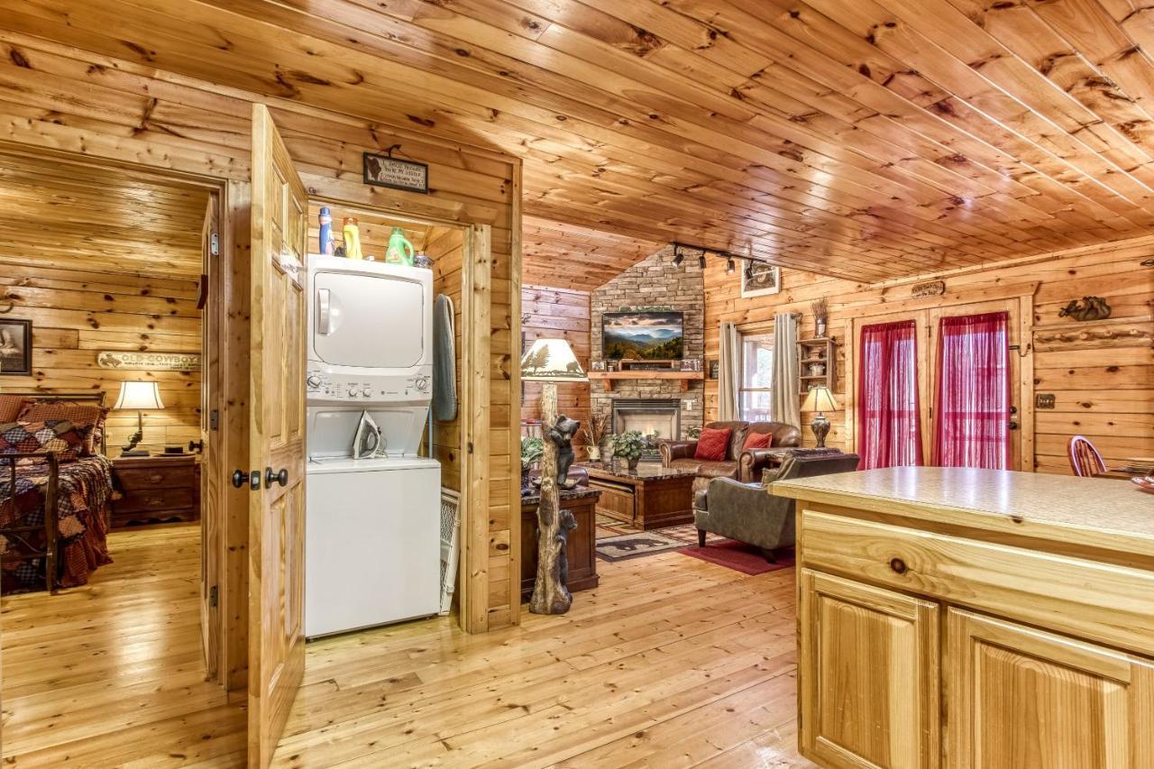 Magical Moments, Hot Tub, Wifi, 1089 Free Tickets Each Paid Day, Dollywood And More Gatlinburg Esterno foto