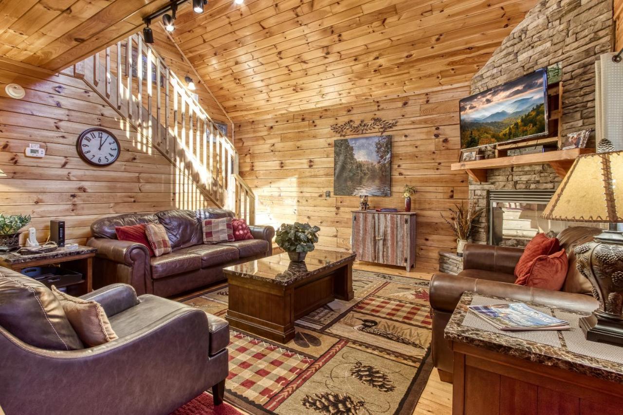 Magical Moments, Hot Tub, Wifi, 1089 Free Tickets Each Paid Day, Dollywood And More Gatlinburg Esterno foto