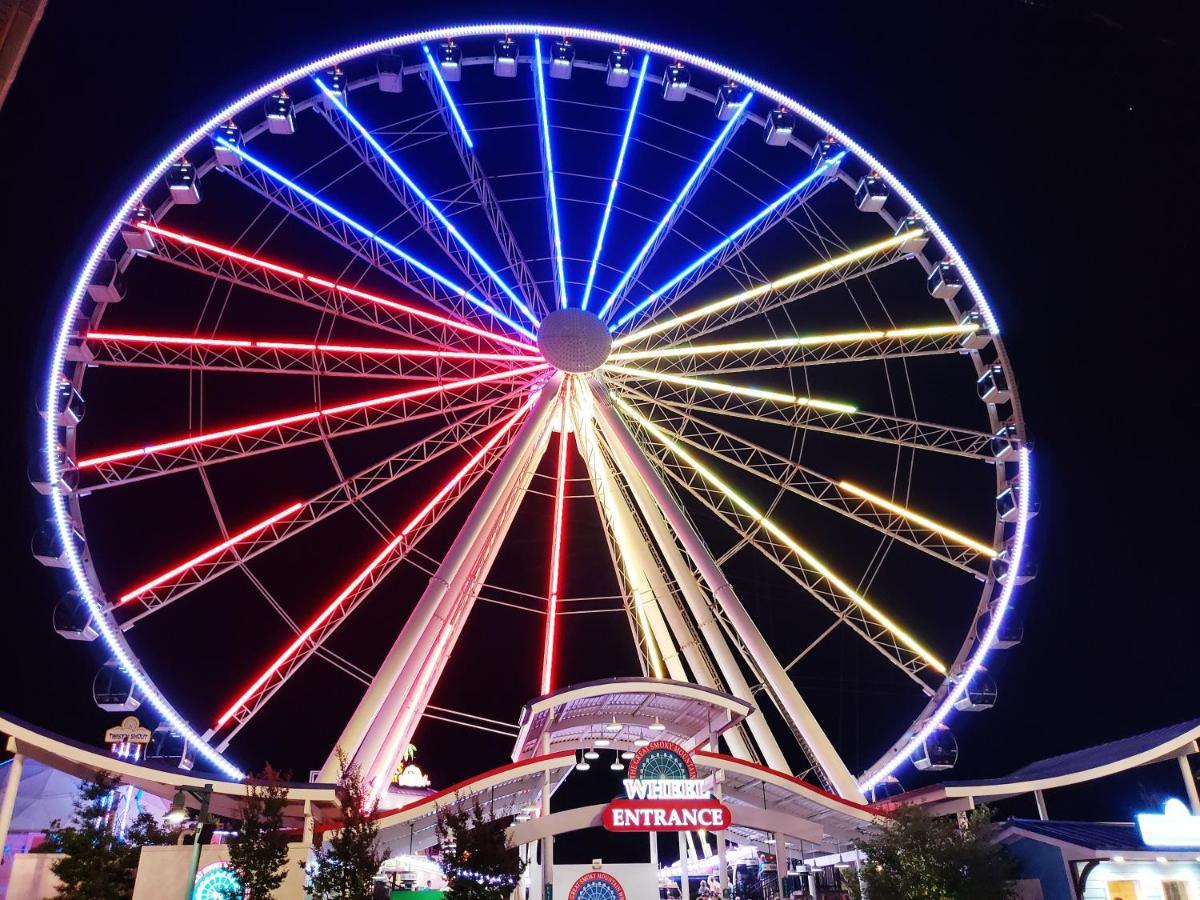 Magical Moments, Hot Tub, Wifi, 1089 Free Tickets Each Paid Day, Dollywood And More Gatlinburg Esterno foto