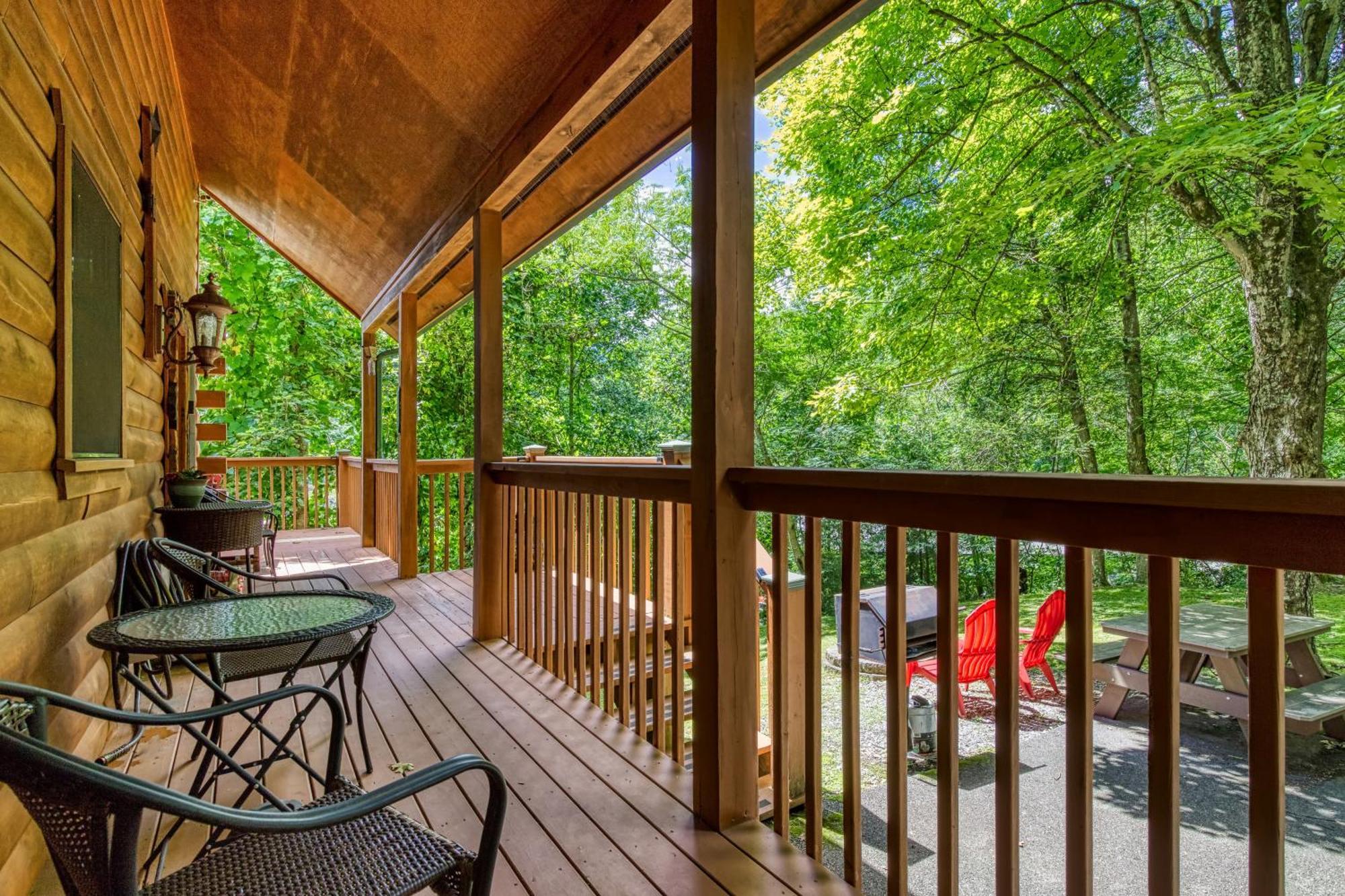 Magical Moments, Hot Tub, Wifi, 1089 Free Tickets Each Paid Day, Dollywood And More Gatlinburg Esterno foto