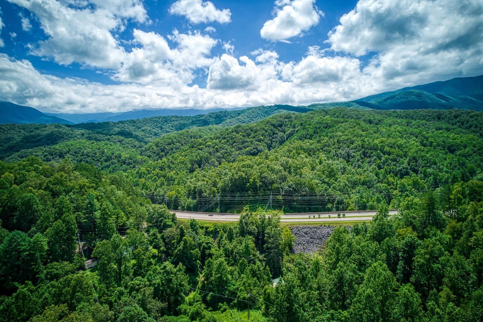 Magical Moments, Hot Tub, Wifi, 1089 Free Tickets Each Paid Day, Dollywood And More Gatlinburg Esterno foto