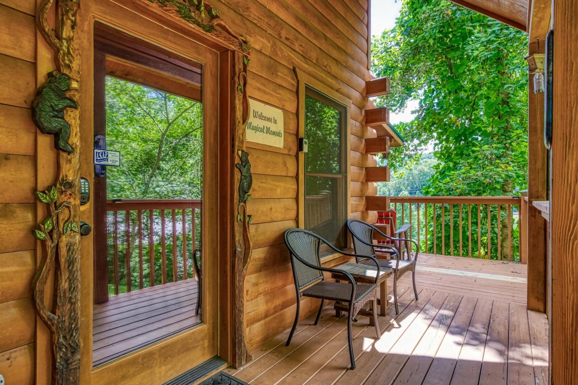Magical Moments, Hot Tub, Wifi, 1089 Free Tickets Each Paid Day, Dollywood And More Gatlinburg Esterno foto