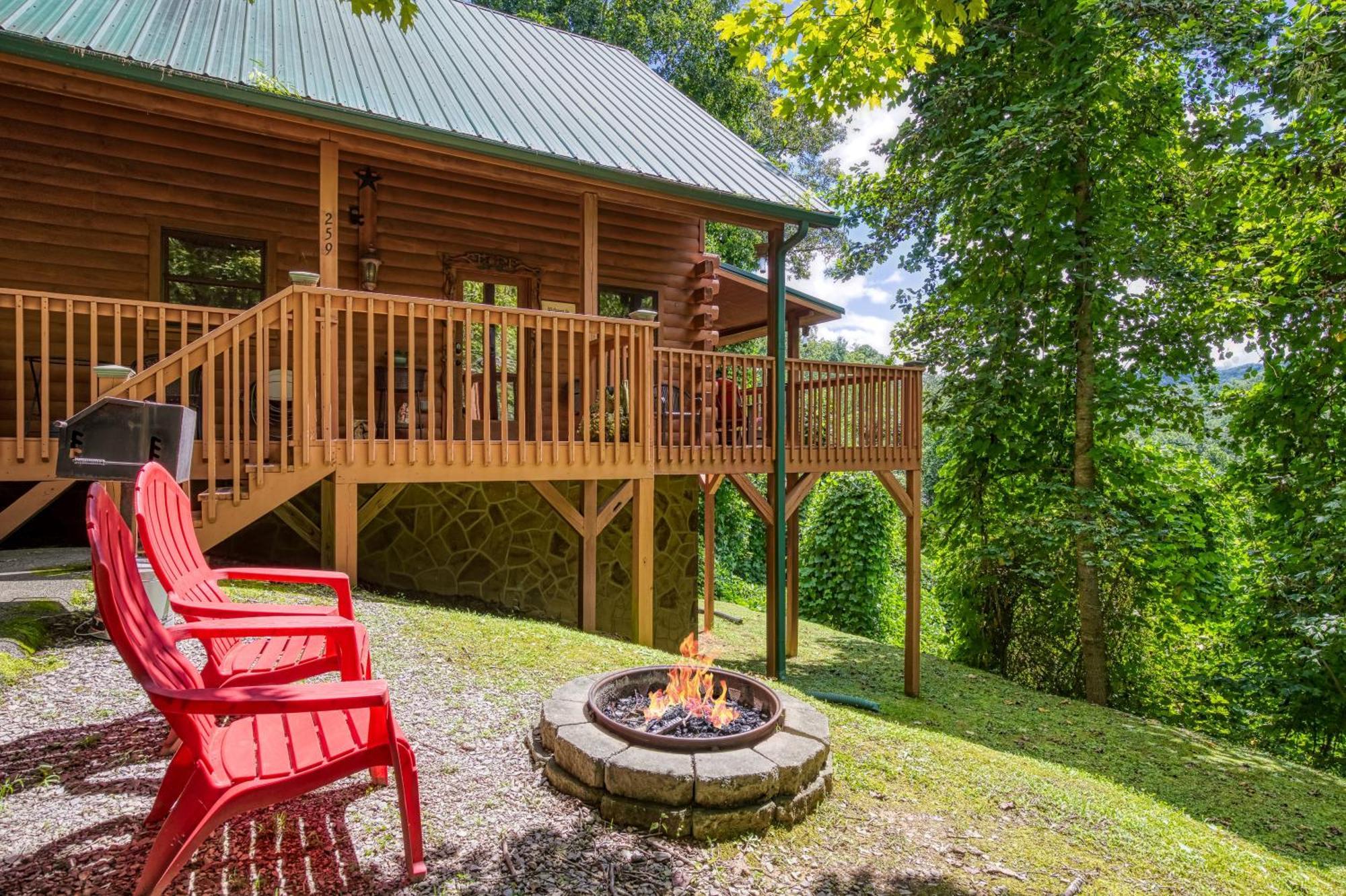 Magical Moments, Hot Tub, Wifi, 1089 Free Tickets Each Paid Day, Dollywood And More Gatlinburg Esterno foto